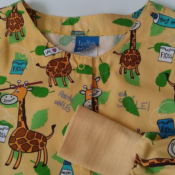 Lydia's Jackets & Coats Lydias Dental Scrub Jacket Poshmark